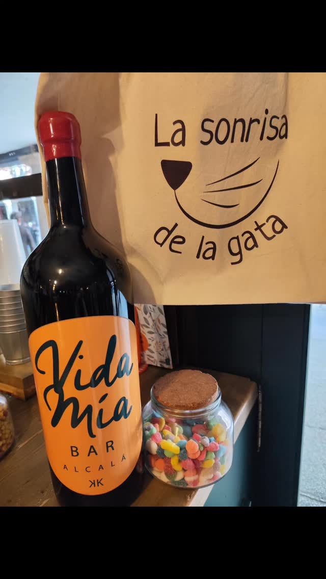 Felices de compartir domingo con vosotr@s 😊😊😊

#mercadilloalcalahoy #mercadillodivertidobar #mercadillobarvidamia #ropaoriginalalcaládehenares